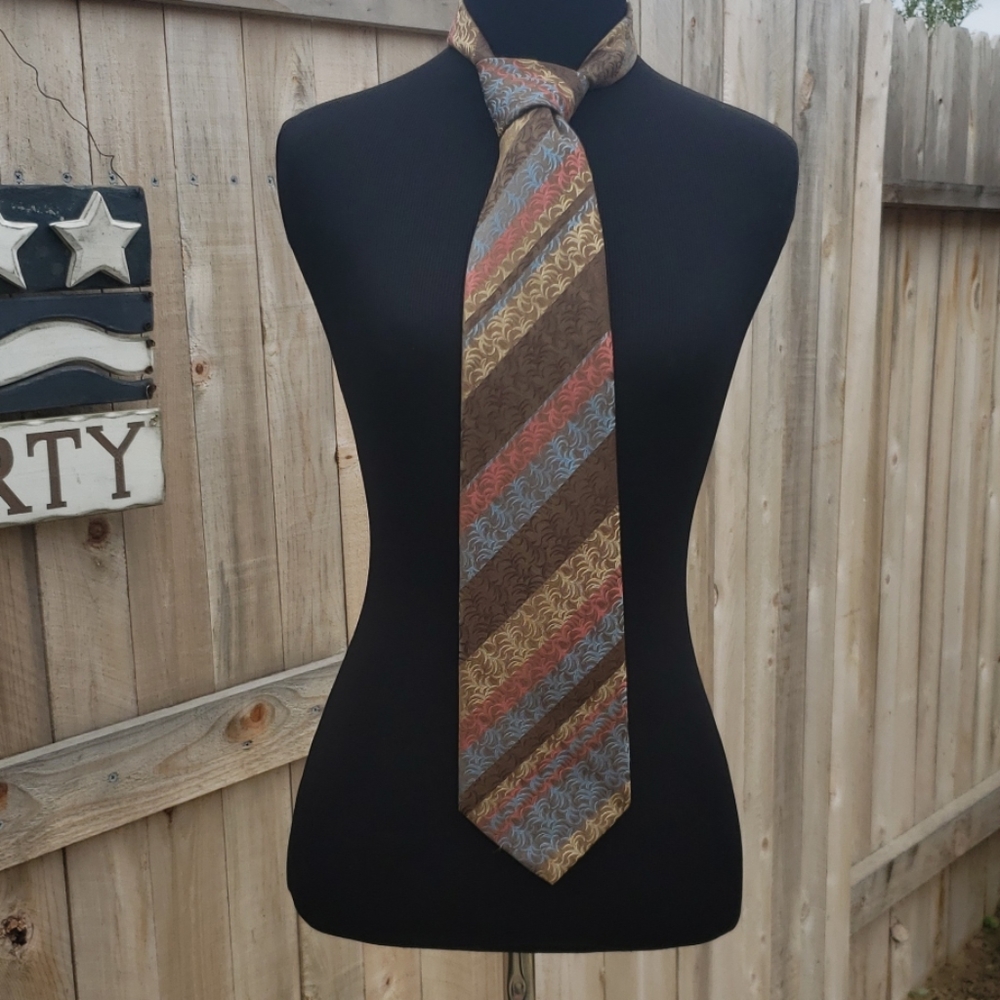 B.J.E. Ernst vintage tie, groovy metallic pattern